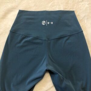 Born primitive leggings, size medium